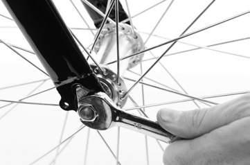 If your bicycle has tabbed lock washers, ensure that the locking tabs are correctly mounted into the holes in