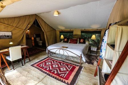 NAIROBI TENTED CAMP Found in one of Kenya s most surprising wildlife havens, the Nairobi National Park, Nairobi Tented Camp offers a wonderful introduction to the safari adventures that await