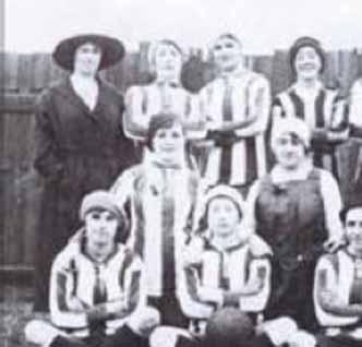 Sport amongst women During the First World War, more than 900,000 women worked in munitions factories.