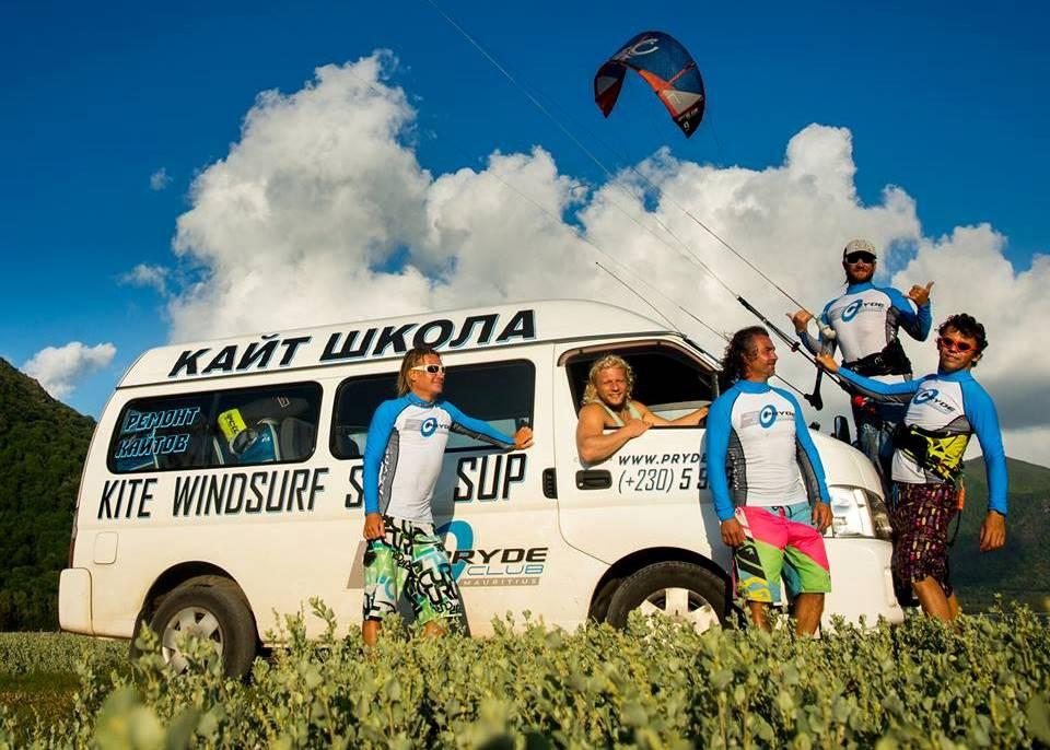 PRYDE CLUB TEAM Training in the school is provided by the experienced and IKOcertified (International Kiteboarding Organization) instructors.