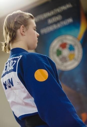 Judo outfit for also DEAF-athletes yellow circle