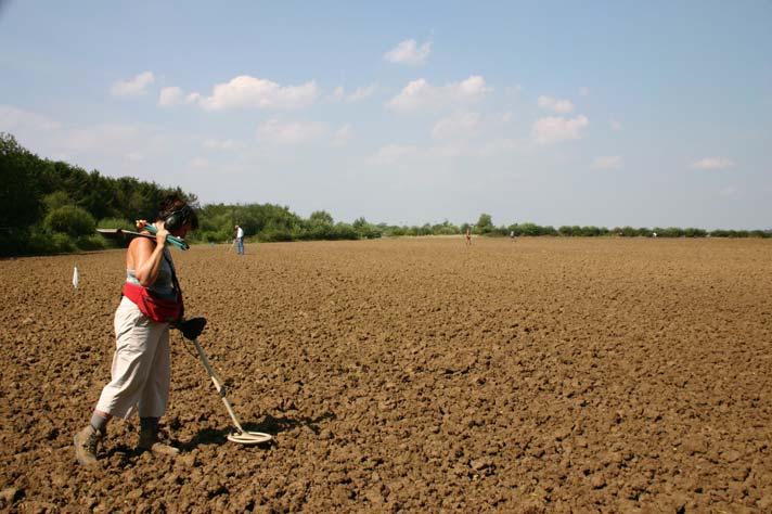 Surveying the battle archaeology To date in the UK all surveys of the battle archaeology of whole battlefields have been undertaken by one or two individuals over a decade or more, attempting to