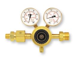 IN-LINE AND LINE STATION REGULATORS RM-7-4 RM SERIES SINGLE STAGE MANIFOLD REGULATORS RM Series Manifold Regulators feature a pressure compensated single stage design (oxygen is