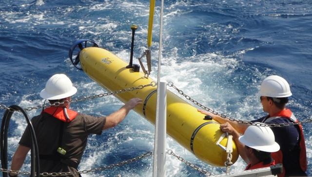 Bluefin 12- inch AUV Depth Ra)ng: 600m w/1000m op*on Payload: Up to 36 long, free flooding