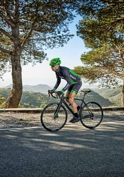 ROAD ELITE The less it weights the more it performs. Built around an advanced carbon frame, this bicycle is a real road elite.