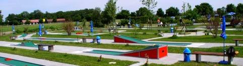 Further advantages of felt golf courses built by minigolf.solutions: The players can step on our felt golf tracks without any harm in contrast to the regular miniature golf courses.