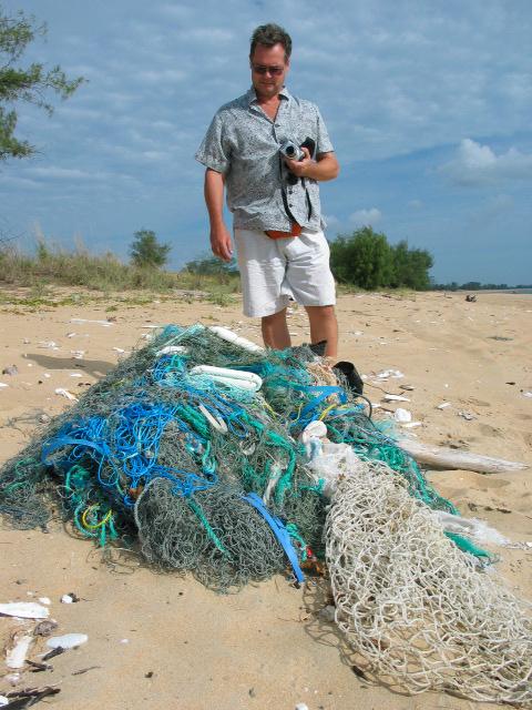 Australian responses to marine debris Development of a Threat Abatement Plan for Injury and fatality to vertebrate marine life caused by ingestion of, or entanglement in, harmful marine debris