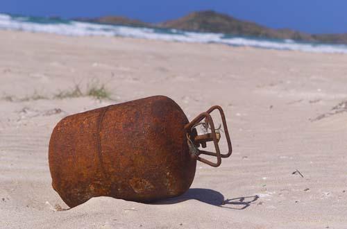 On remote Australian coastlines nearly all debris comes from marine sources More