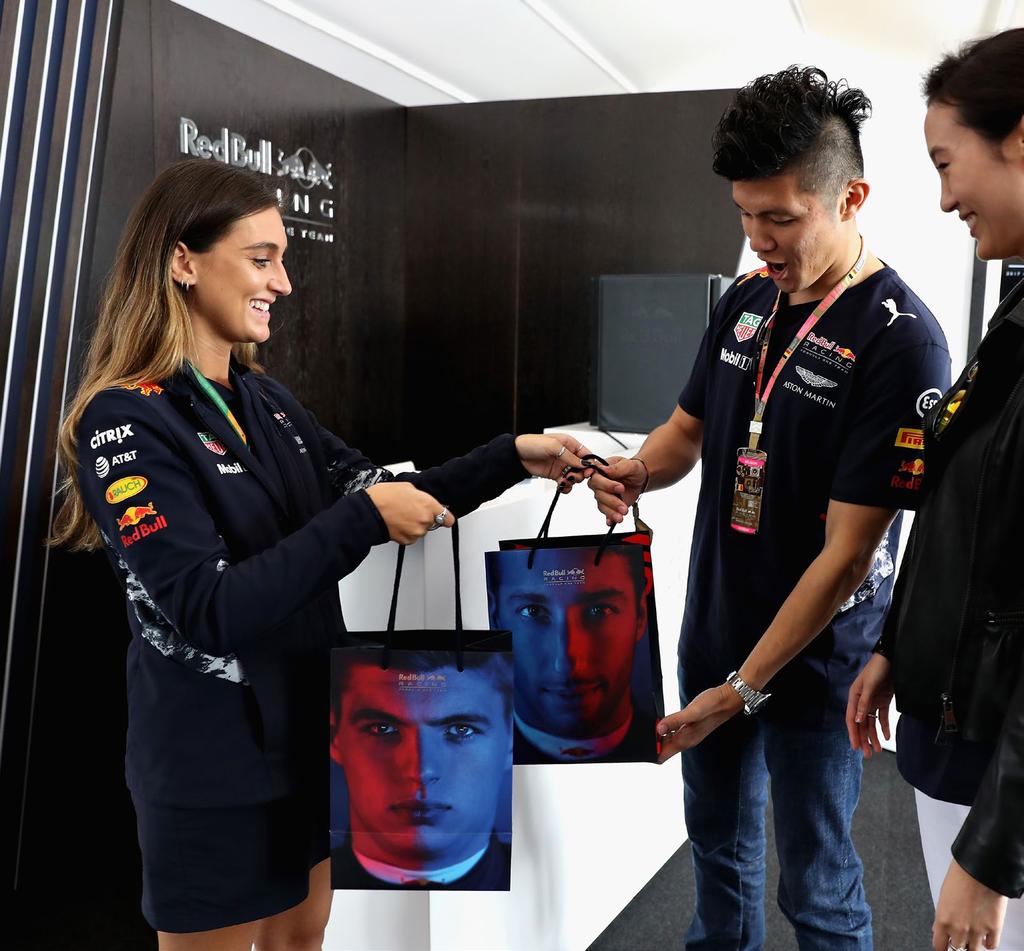 WHAT YOU CAN EXPECT For teams and drivers, Formula 1 weekends are action-packed and intensely exciting, and it s no different for our hospitality programme.