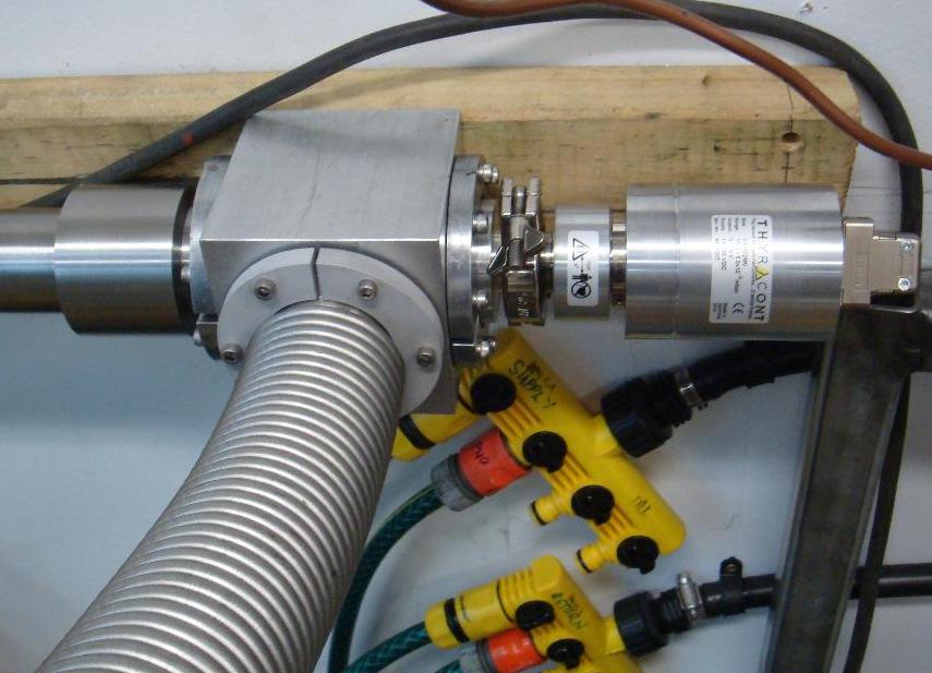 6.3.2 Vacuum Gauge A Thyracont combination Pirani/Penning vacuum sensor VSM72MV (Figure 6.12) and gauge VD952 (Figure 6.