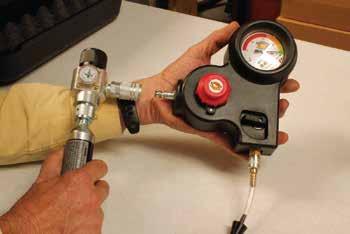 Note: Never directly hit or drop the leak detector on the CO2 sensor tip, this will cause the