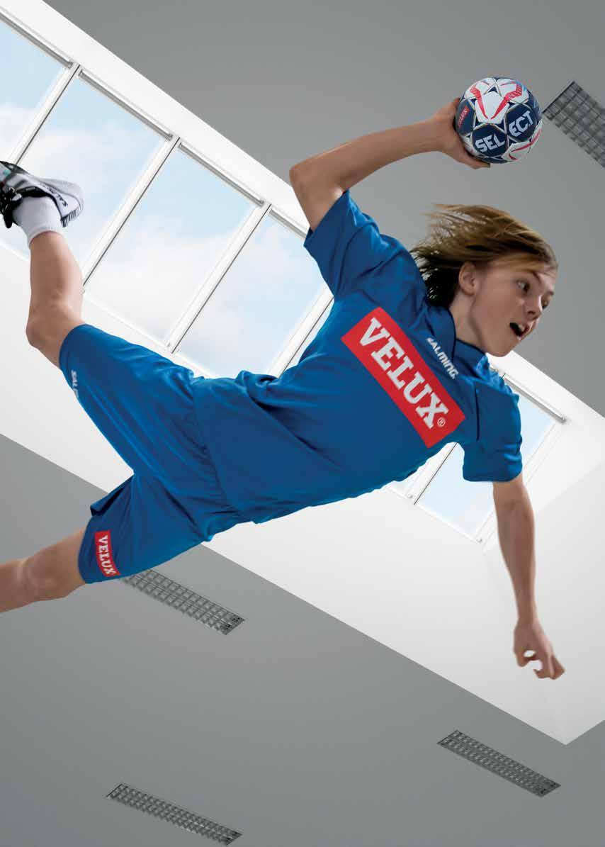 VELUX EHF Champions League 2017/2018 OFFICIAL PROGRAMME BE A LEGEND GET FREE HANDBALLS Know a local youth handball team from 8-14 years old that could use some high-quality handballs?