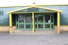 Bee Centre Used as a secondary classroom and special events room our Bee Centre can be accessed