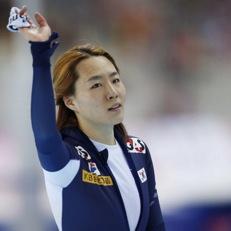 Injured Lee still takes Speed Skating Gold South Korean Sang-hwa Lee retains