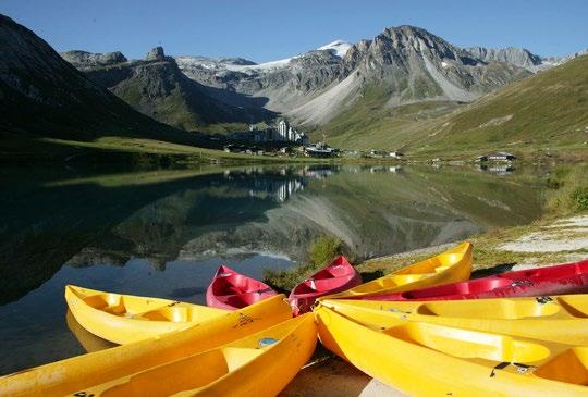 On the lake in Tignes you can hire sailing boats, windsurfers, canoes, rowing boats and pedalos, with lessons available where needed.