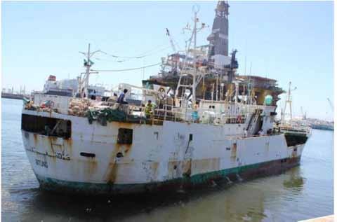 The Gloria Brasil at Vigo in 2010 Angel luis Godar Moreira / Capture Robin des Bois from Shipspotting 2 - The Samudera Pasific n 8 is suspected of illegal fishing and violations of labor laws.
