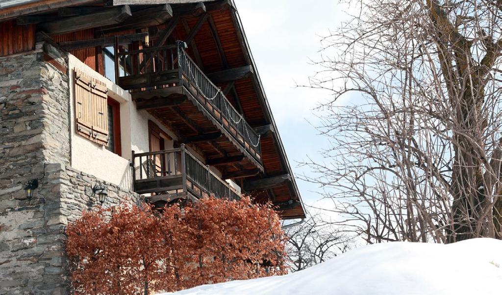 THE PERFECT PLACE TO We want to pamper and care for you so we ve handpicked the beautiful and traditional Chalet Montperron as our Soulshine alpine home.