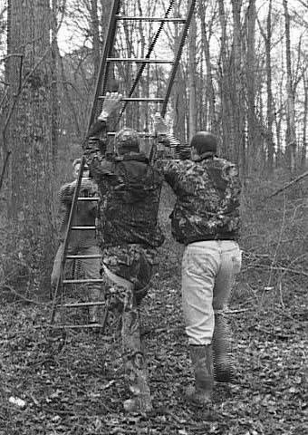 Setting up your Single Shot Ladder Treestand. Step 1. Lean the platform up against the tree as shown in Figure 19.