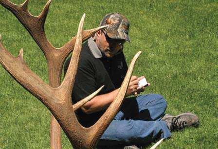 BB S COLUMN by John Koleszar There I was, sitting in the middle of the most serene area I had been able to find on my late season archery elk hunt.