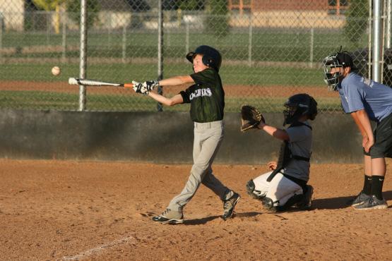 YOUTH BASEBALL & SOFTBALL Youth Baseball & Softball is for boys and girls 3 rd to 12 th grades. Registration: On or before March 23rd at the Salem Recreation Office or online.