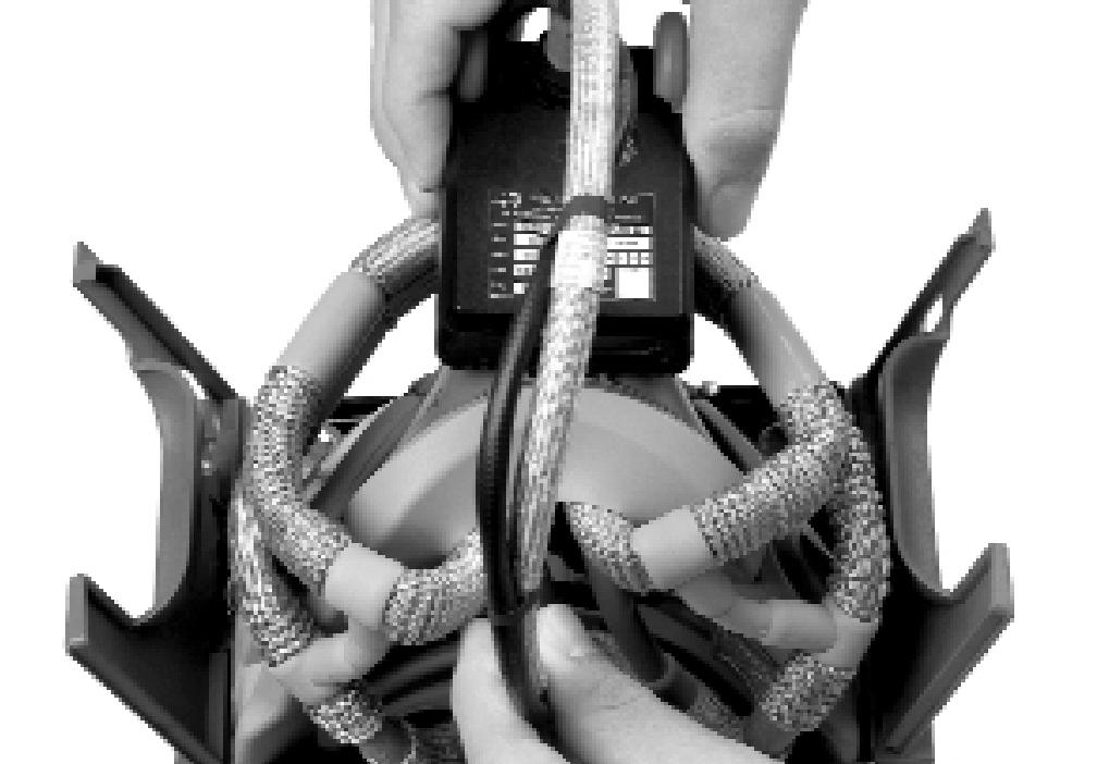 Make sure that pneumatic and electrical connectors of the mask-regulator are properly connected with mating