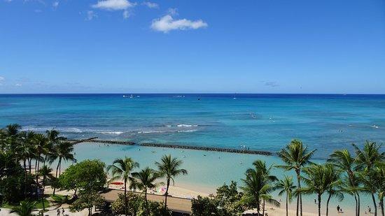 Alohilani Resort Waikiki Beach offers beach side accommodation in Honolulu and boasts several on-site restaurants and a bar.