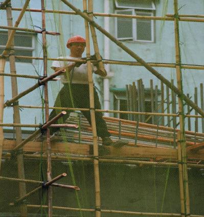 SCAFFOLDING The erection of scaffolds is a skilled task which should only be carried out by trained and competent scaffolders.