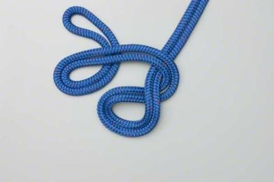 This knot can be tied in the end of the main line, or you can use a separate
