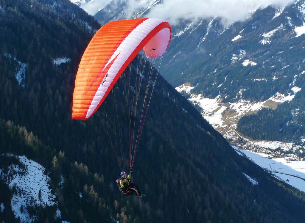 REVIEW THAT SWING THING The Swing Mistral 7 is a top-end EN B for ambitious pilots who want to learn more. Pat Dower took it on ABOVE The Mistral 7 at the Stubai Cup earlier this year.