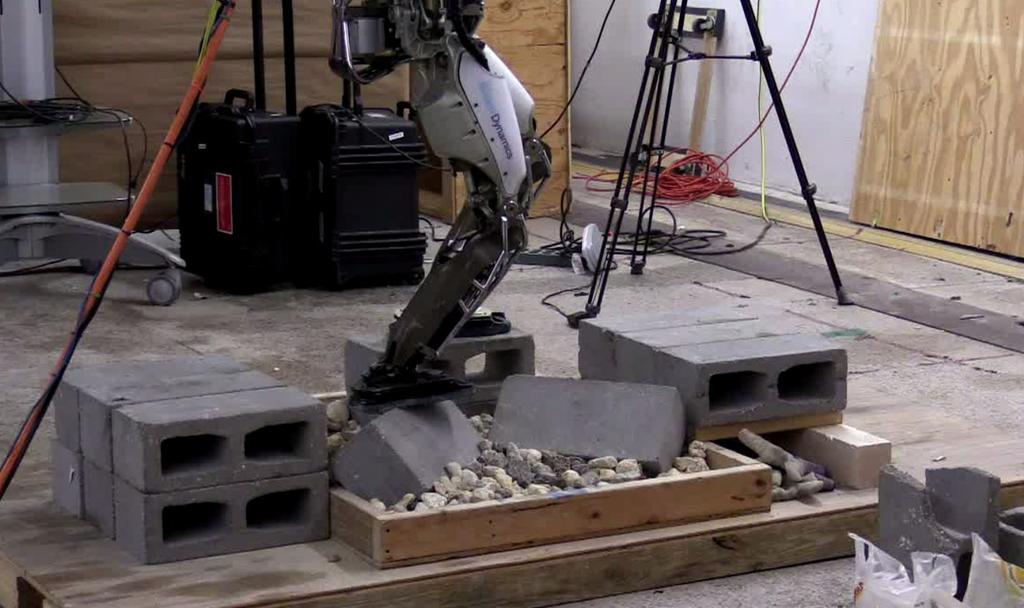 In this sequence a sideways lunging motion can be seen that helps the robot maintain balance and finish the step. Our algorithm requires adequate control of the CoP and CMP.