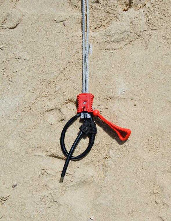 This gives you an estimate power potential of the kite in the current wind conditions. To decrease the power of your kite you can pull down the depower line and secure it in the clam cleat.