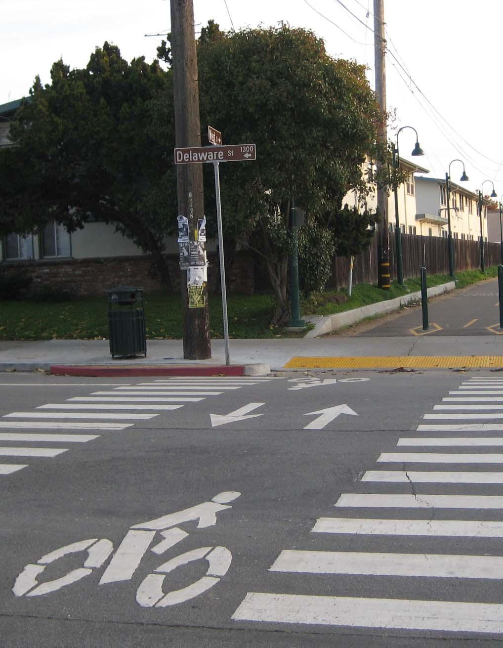 High Visibility Crosswalk/Crossbike Creates a visibly prominent crossing for