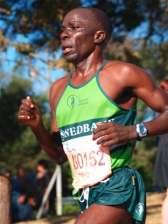 CURRICULUM VITAE: HENRY MOYO Moyo FIRST NAMES: Henry Malawi DATE OF BIRTH: 8 October 1972 PERSONAL PERFORMANCES 2006 Soweto Marathon, 9 th, time: 2:22:22 PERSONAL PERFORMANCES 2006 Two Oceans 56km, 6