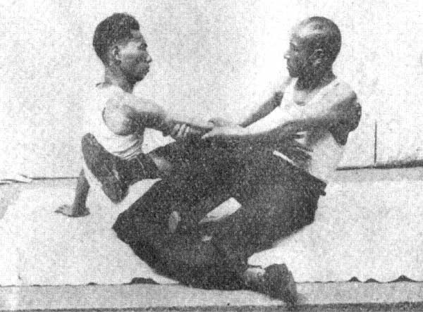 Paragraph 2 DUAN TUI: Breaking a leg. Three methods described below are used during a combat in lying position when both opponents fell on the ground in the course of a fight.