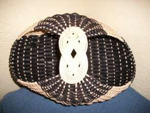 March Guild Weave Josephine Knot Rib Basket Instructor: Barbara Vicente Date: March 10, 2018 9:00-4:00 LINGLESTOWN, PA: Giant Grocery Community Room Guild member Barbara Vicente will be teaching this