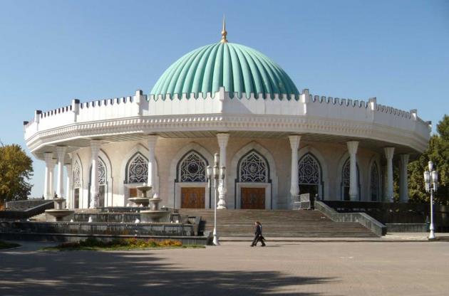Cultural heritage of the city and the country as a whole are on display at over dozen public Tashkent museums and