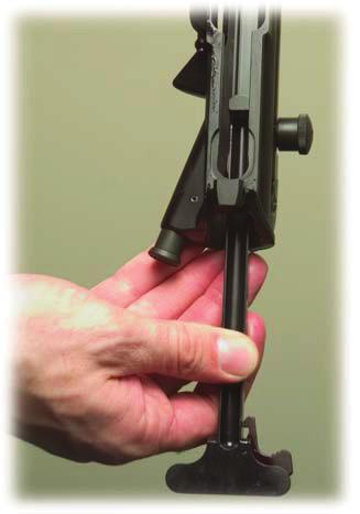 INSPECTION, CLEANING & LUBRICATION OF YOUR RIFLE (Con nued) INSTALLING THE CHARGING HANDLE 1.