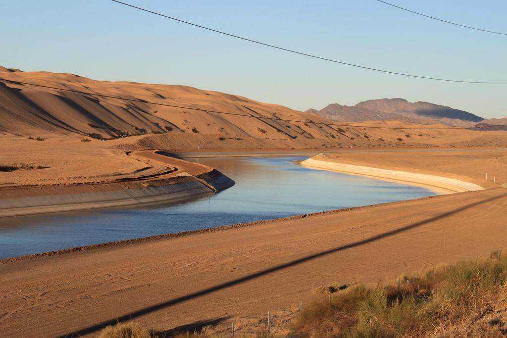 All-American Canal It crosses the Algodones Dunes
