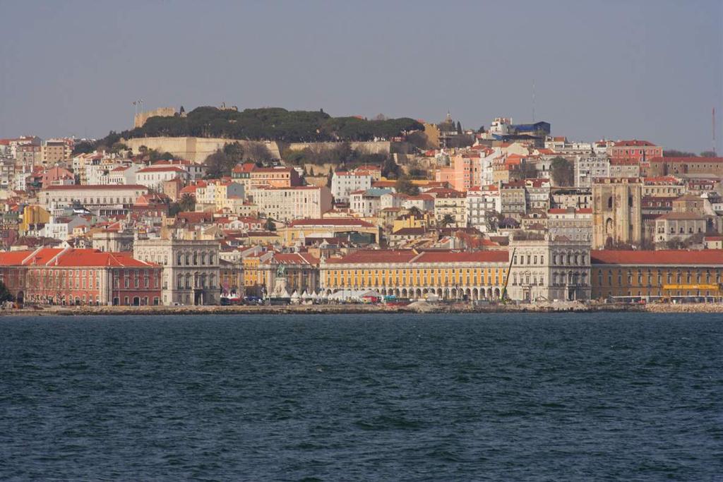 LISBOA With more than 20 centuries of history, Lisbon is the capital of Portugal since 1256.