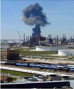 The accident An explosion and fire occurred at the refinery s isomerization unit The explosion happened at 13:20 (Houston time) on