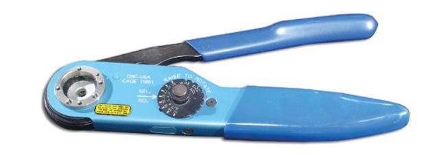 aintain slight insertion pressure on wire while crimping contact to wire.* 3: lide tool on wire while holding thumb against wire at opening.