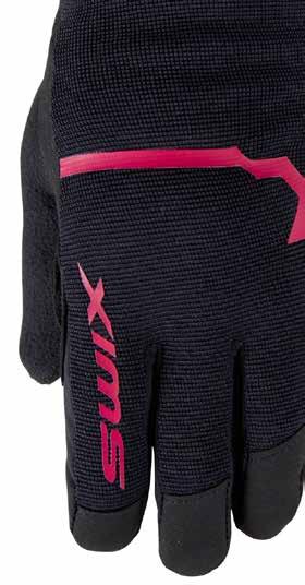 JUNIOR // Gloves & mittens 56000 72000 10043 90900 10001 PegasusX glove JR Draco glove JR GeminiX glove JR H0232 H0962 H0292 Swix PegasusX glove is a low profile fitted glove for race and training.
