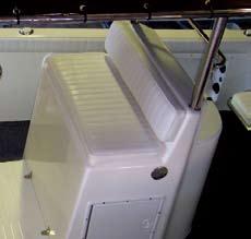 GRANDEUR :: STANDARD EQUIPMENT DECK/ COCKPIT Dual anchor lockers Bow and stern tow eyes Stainless steel bow rail Bow roller and bollard Large centre console Perspex screen Bi fold cabin door Sink and