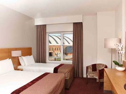 OUR HOTELS IN MANCHESTER Jury s Inn Manchester 3* The Jurys Inn hotel in Manchester is perfectly situated in the heart of this thriving city.