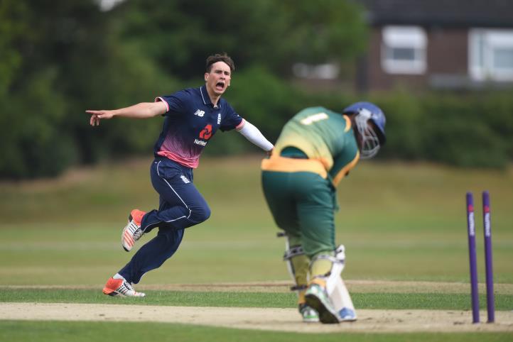 Disability Cricket Learning Difficulty/Physical Disability (LD/PD) County Cricket The Surrey squad play in the BACD D40 League which includes Middlesex, Essex and Hampshire.