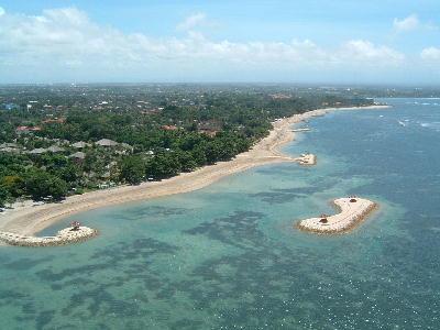 Retreat: Beach Nourishment with Coastal Structure