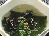 Kongnamul-guk(bean sprout): sabaw na gawa sa supling ng mongo (tawge). Miyeok-guk(sea weed): sabaw na may halamang dagat. Sollong-t ang: karneng baka na pinakuluan ng matagal.