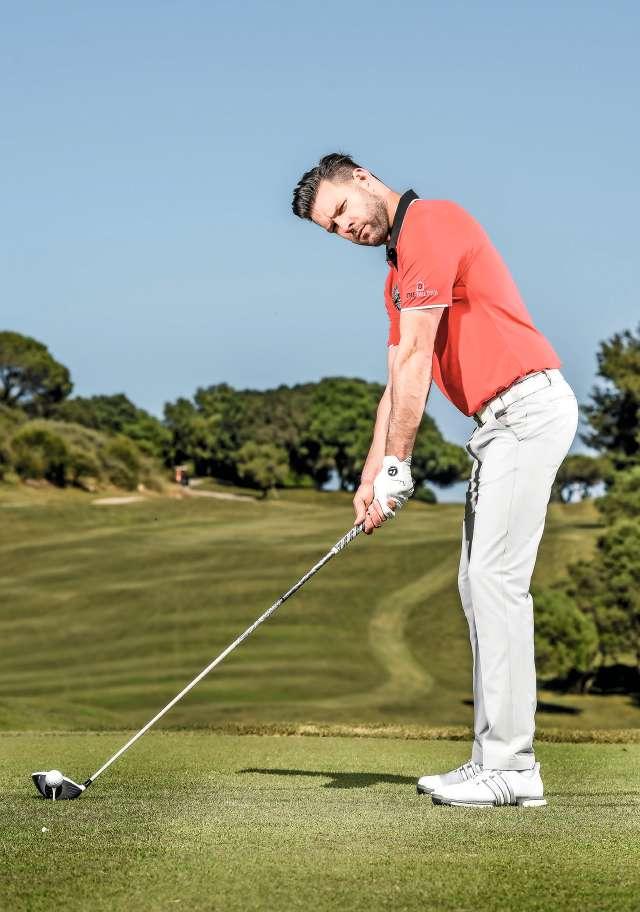 STEP 3: SET UP AROUND THE CLUB Use the face s aim as a reference for your feet, hips and shoulders.