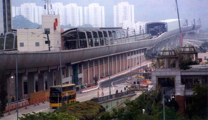 Viaduct approaching Heng On Station at its final