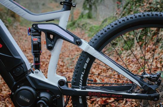 full suspension bikes incorporate BH s patented Split Pivot technology.